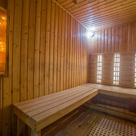 Wellness Hotel-m - 호텔